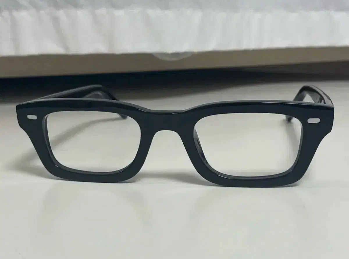 アンコモンbuck メガネ ホン ジュン JUN 着用 メガネ