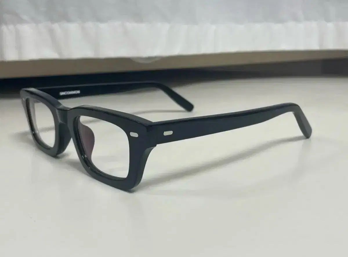  アンコモンbuck メガネ ホン ジュン JUN 着用 サングラス 小物