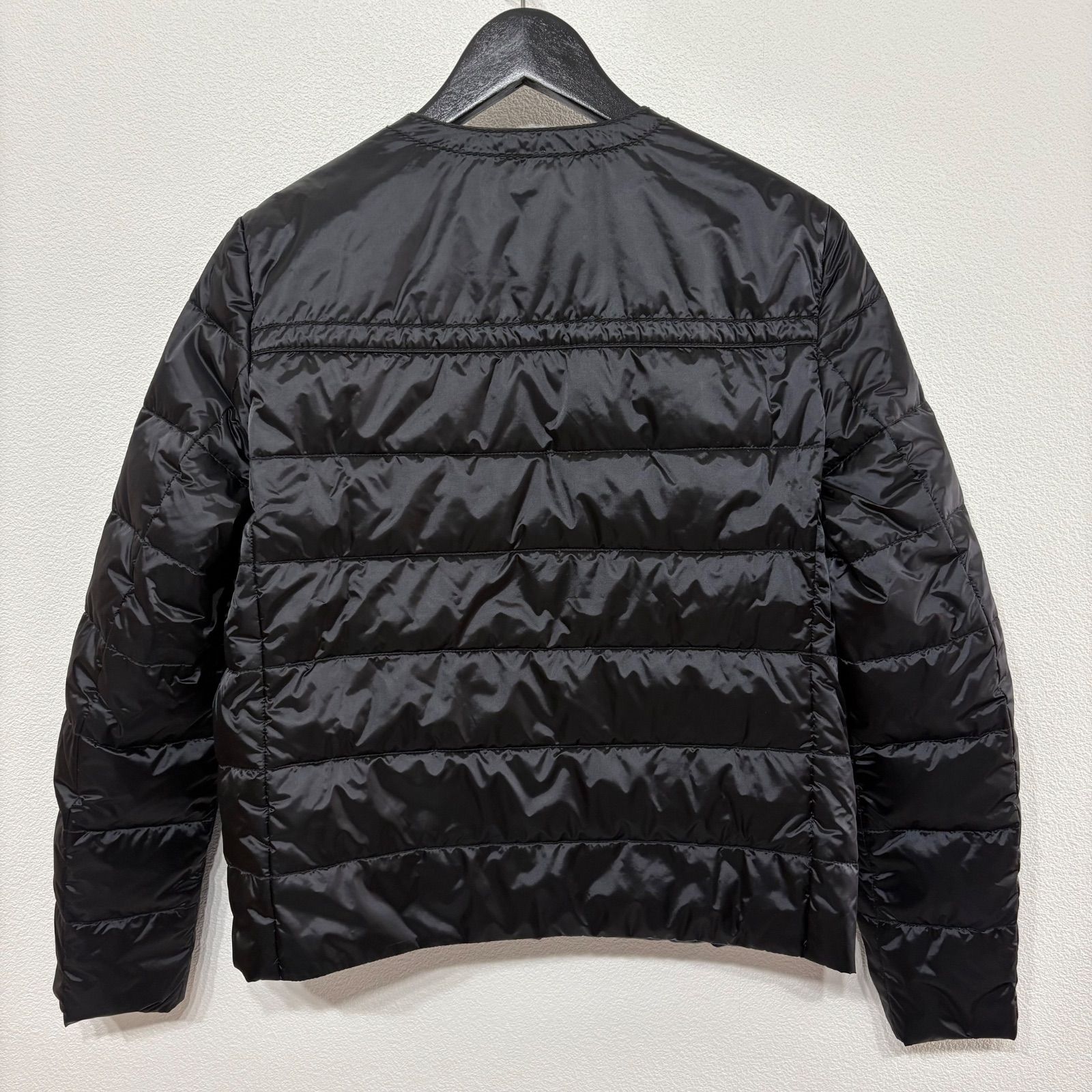 極美品✨ PRADA プラダ ダウンジャケット ノーカラー 三角ロゴプレート