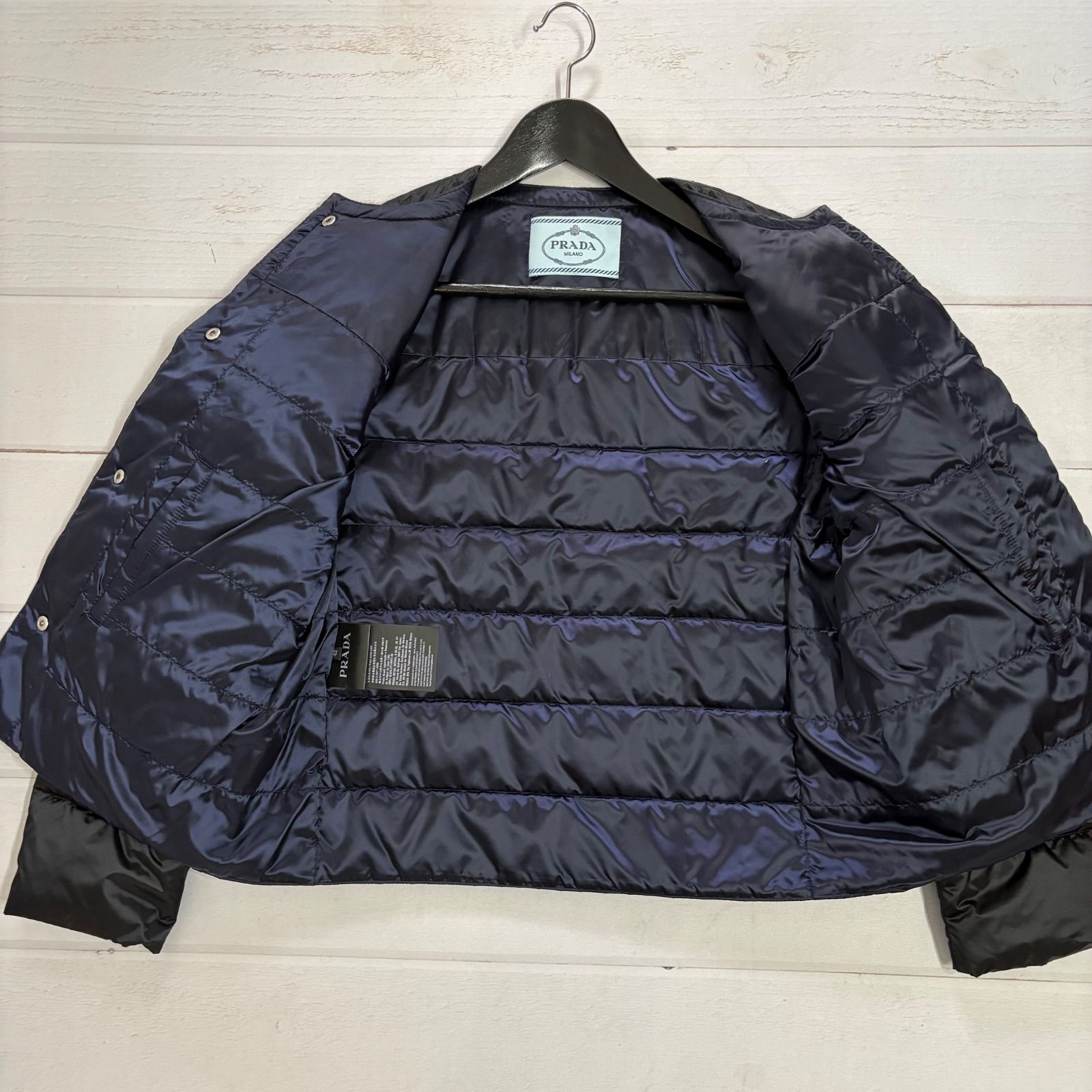 極美品✨ PRADA プラダ ダウンジャケット ノーカラー 三角ロゴプレート