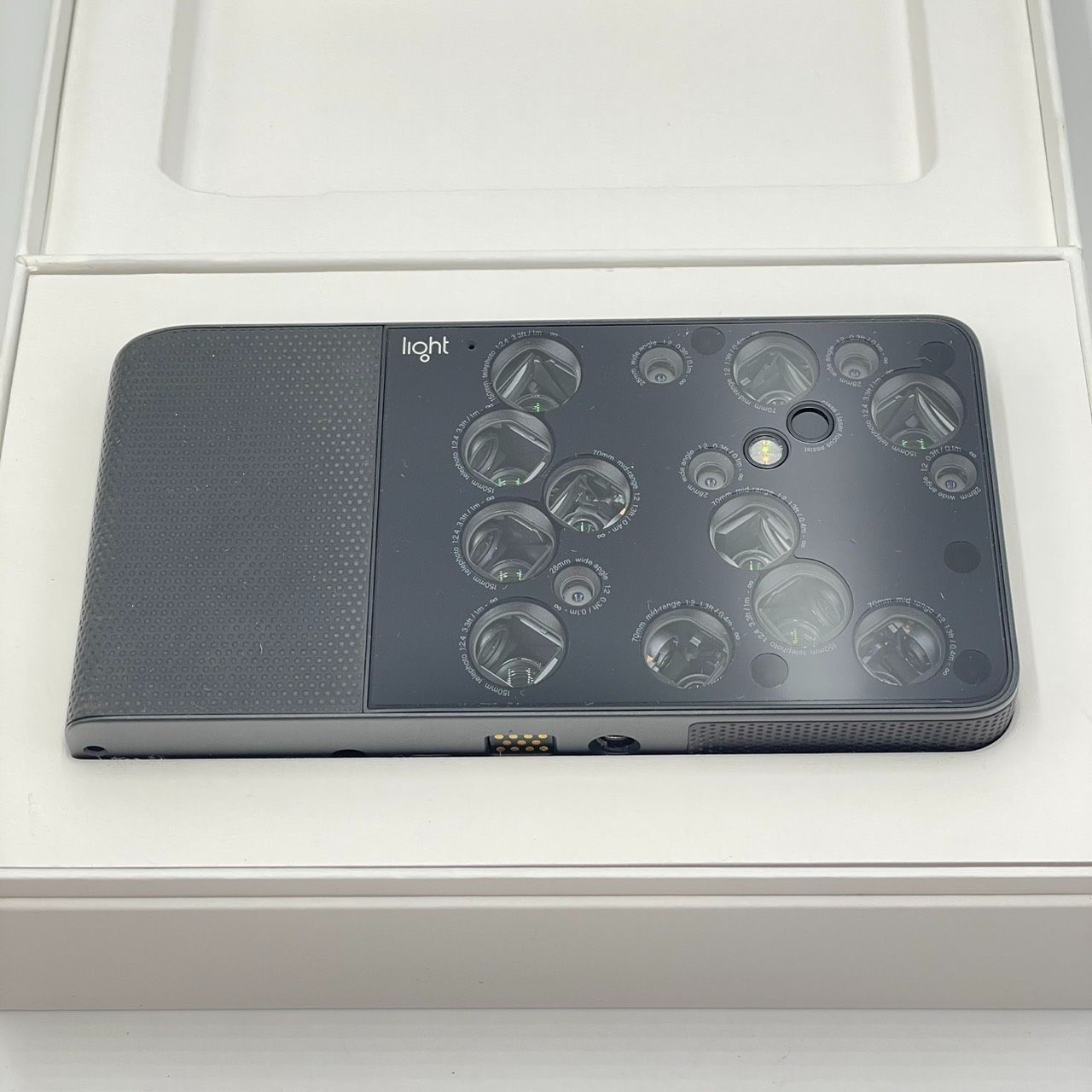 Light L16 多眼カメラ