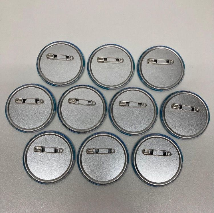 ①アイナナ 四葉環 缶バッジ 10個セット 6周年ビジュアル - メルカリ