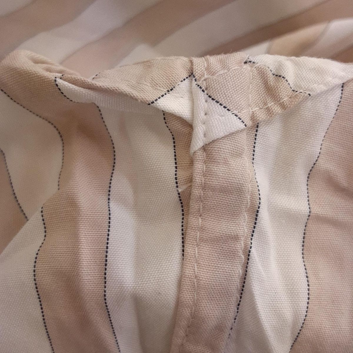 白×ベージュ×黒 長袖