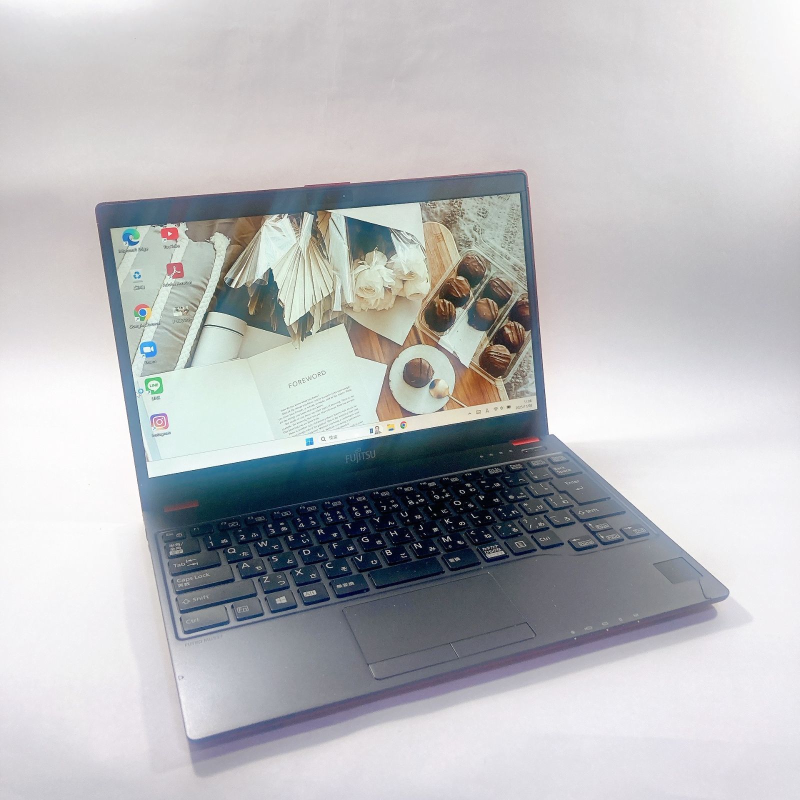 526✨赤/爆速SSD新品 /薄型軽量 /Office付き✨すぐ使えるノート