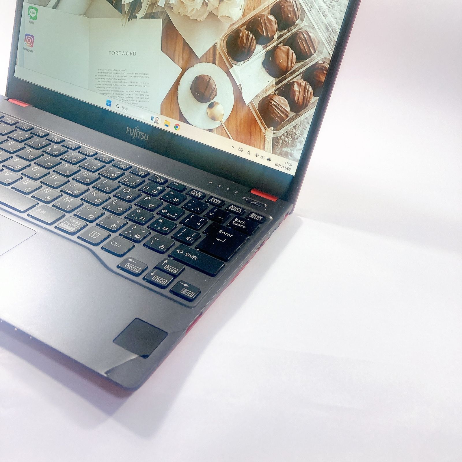 526✨赤/爆速SSD新品 /薄型軽量 /Office付き✨すぐ使えるノート