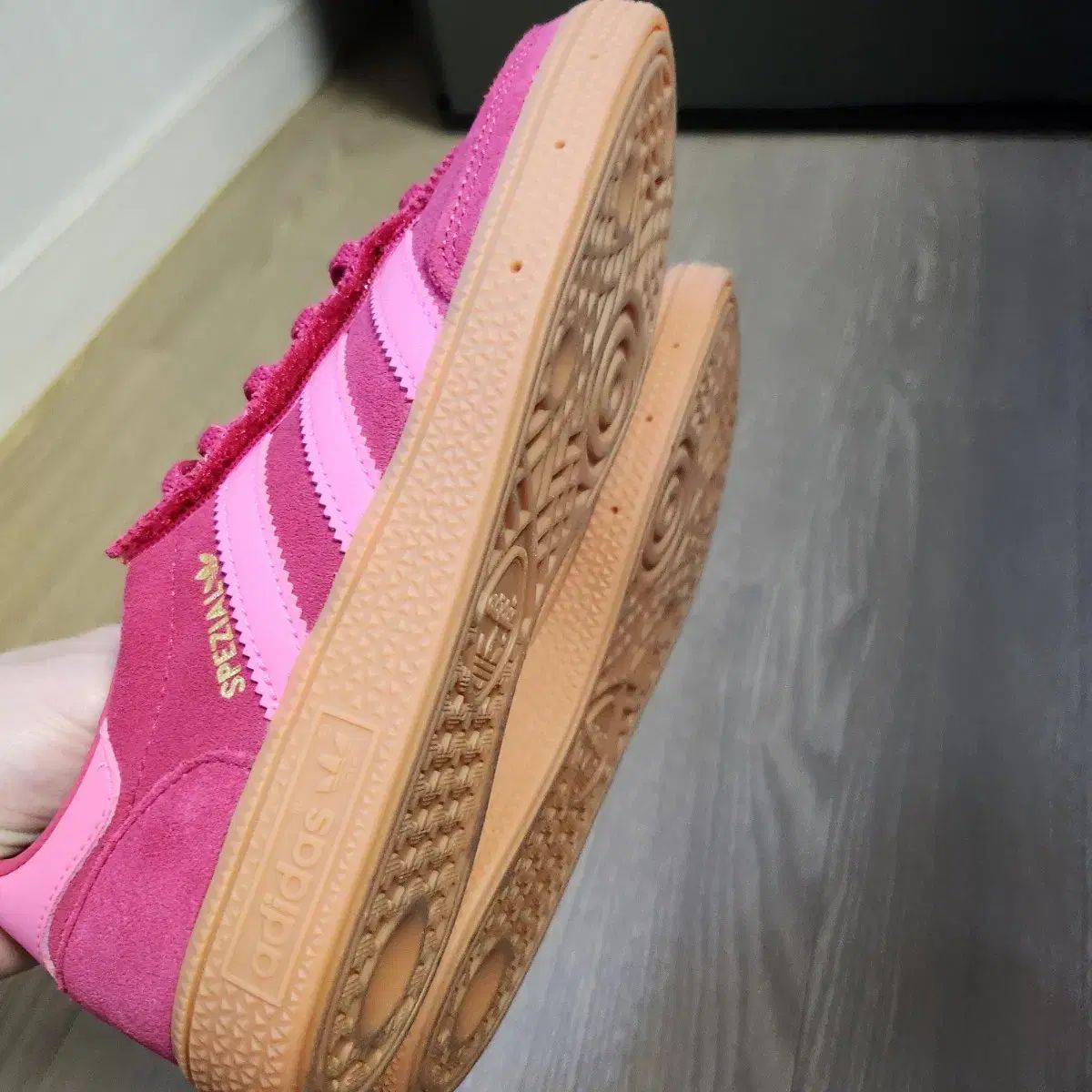 アディダス キッズ スペツィアル R