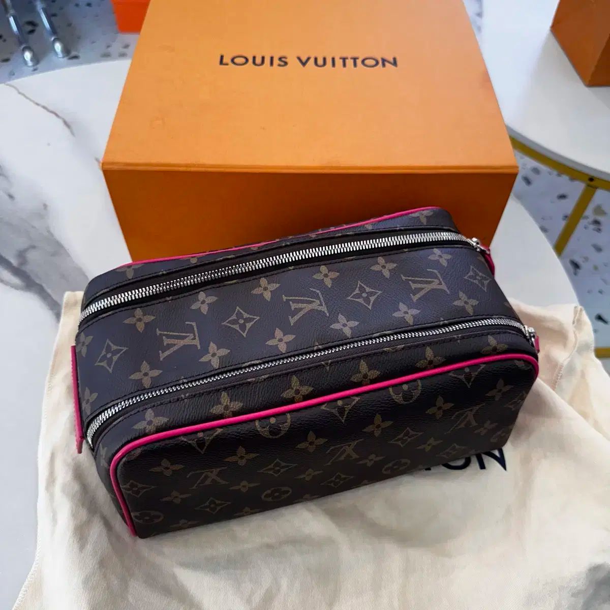 新モデル Louis Vuitton ルイヴィトン 돕キット ほぼ