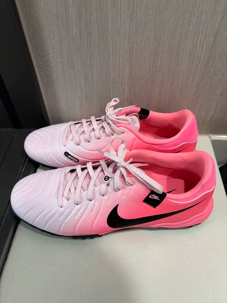 ナイキ ティエンポ レジェンド 10 アカデミー