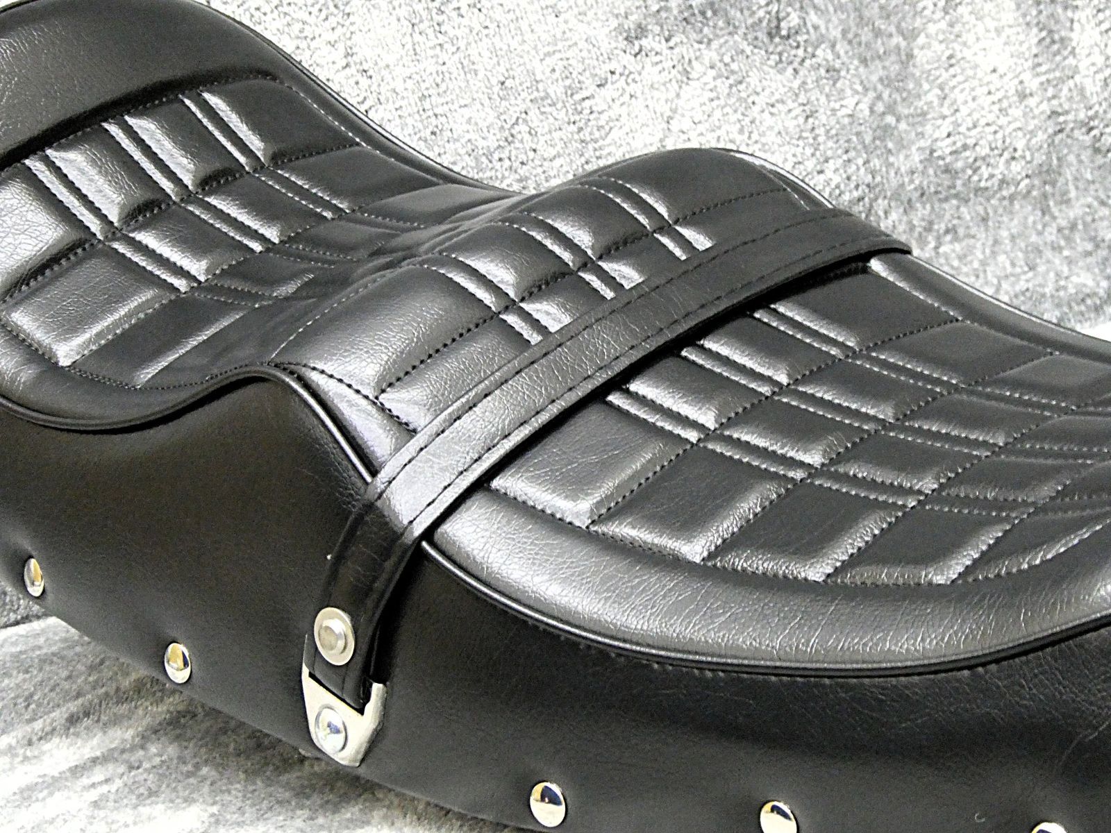 旧CB400F 鋲打ち 黒E4柄 カスタムシート/チョビ三CB400four ヨンフォア