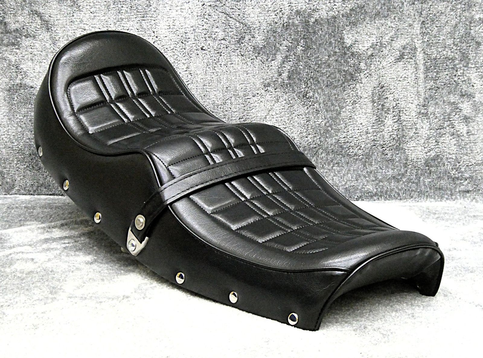 旧CB400F 鋲打ち 黒E4柄 カスタムシート/チョビ三CB400four ヨンフォア