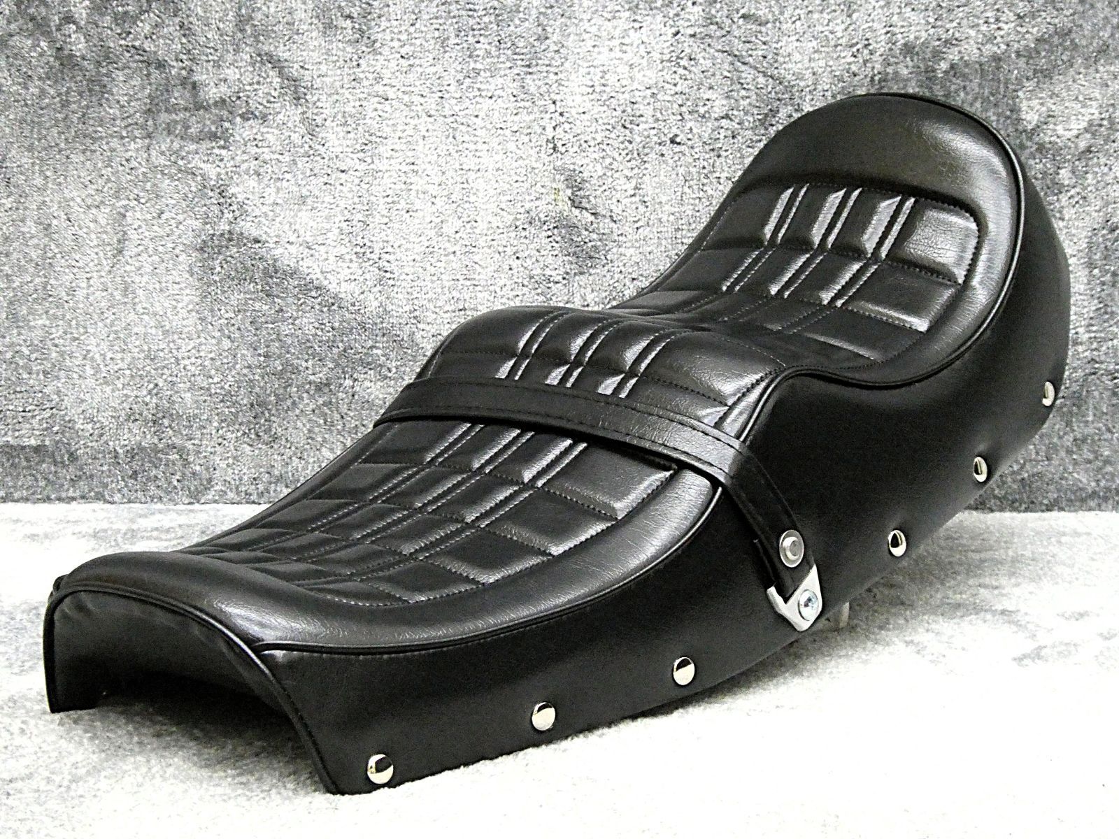 旧CB400F 鋲打ち 黒E4柄 カスタムシート/チョビ三CB400four ヨンフォア