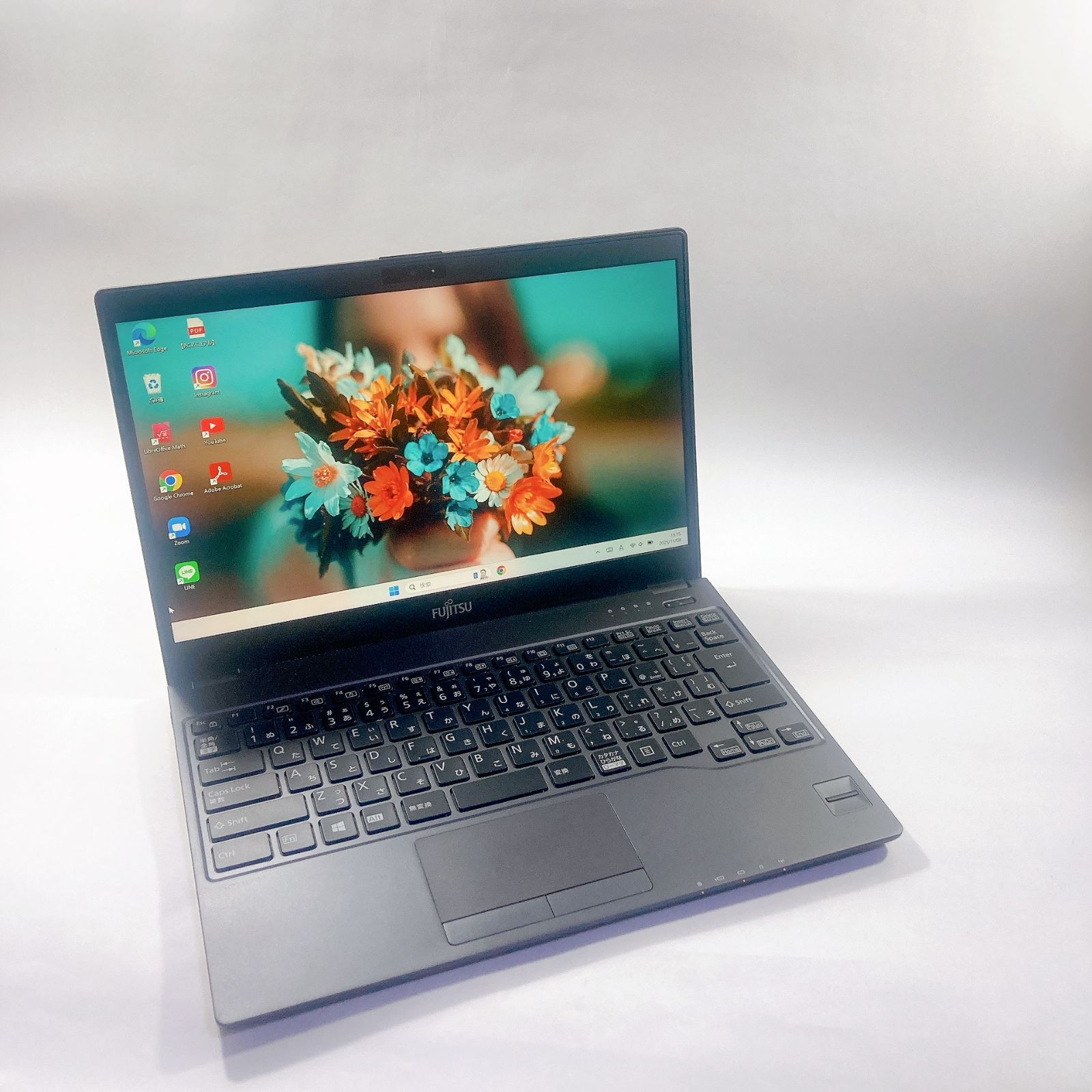 爆速 新品SSD512GB 8GB ノートPC Office 美品 美品✨スノーホワイト✨新品SSD512GB✨カメラ・オフィス付✨ノート