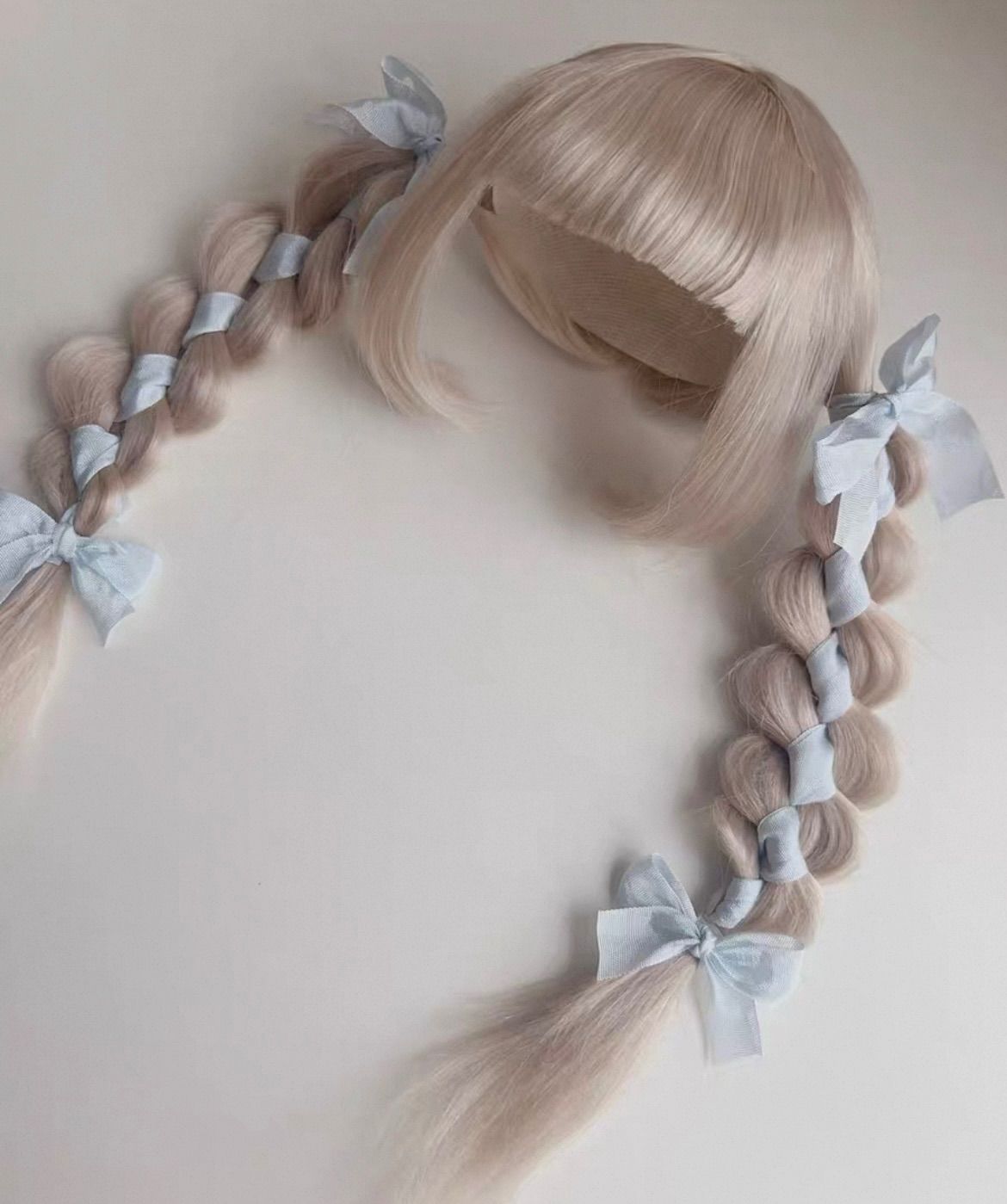 倉庫整理 品 ブライス ウィッグ モヘアウィッグ 海外作家 グレー 三つ編み ブルーリボン