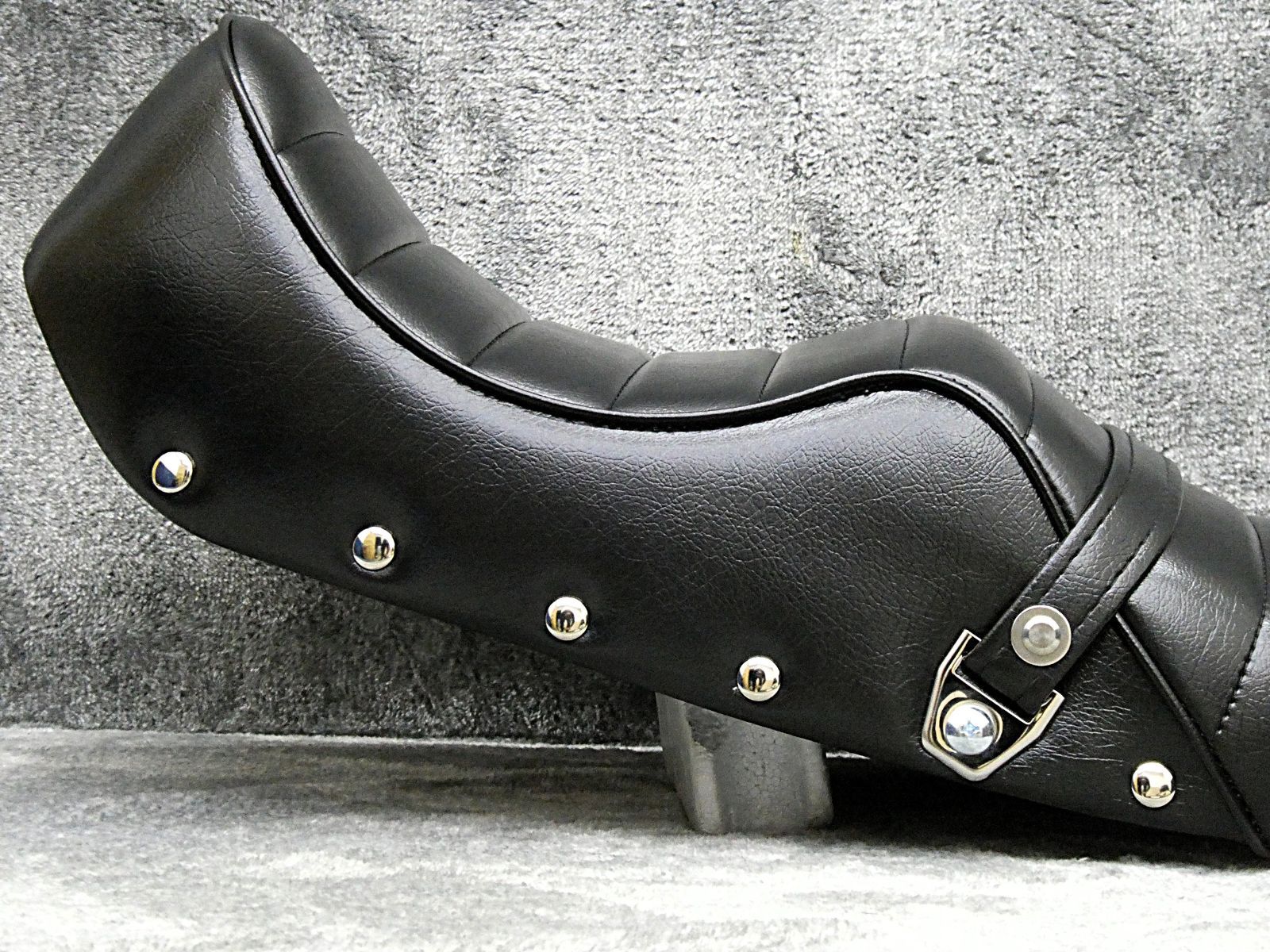 旧CB400F 新アンコ 鋲打ち 黒皮 タックロールシート/チョビ三CB400four