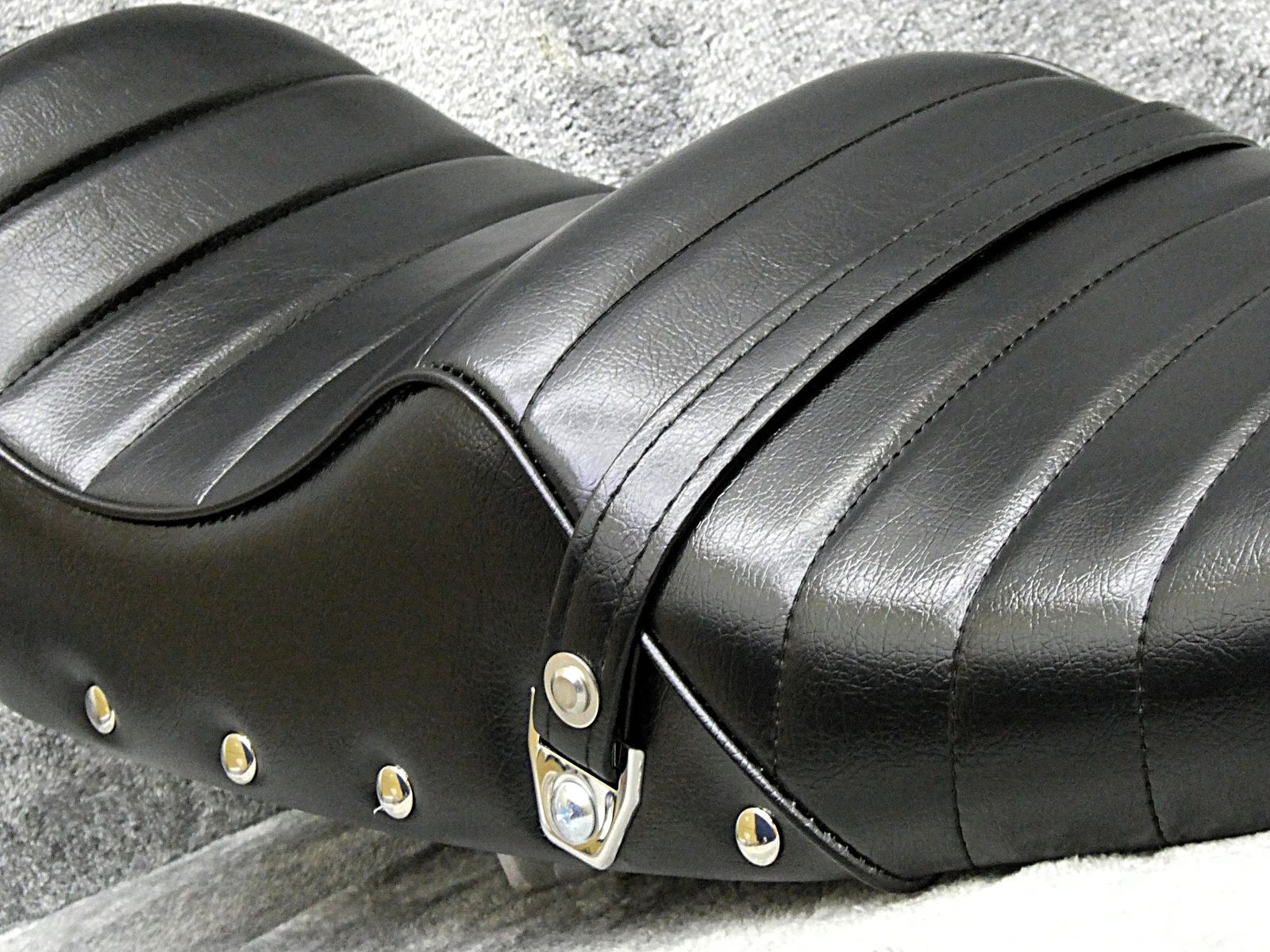 旧CB400F 新アンコ 鋲打ち 黒皮 タックロールシート/チョビ三CB400four