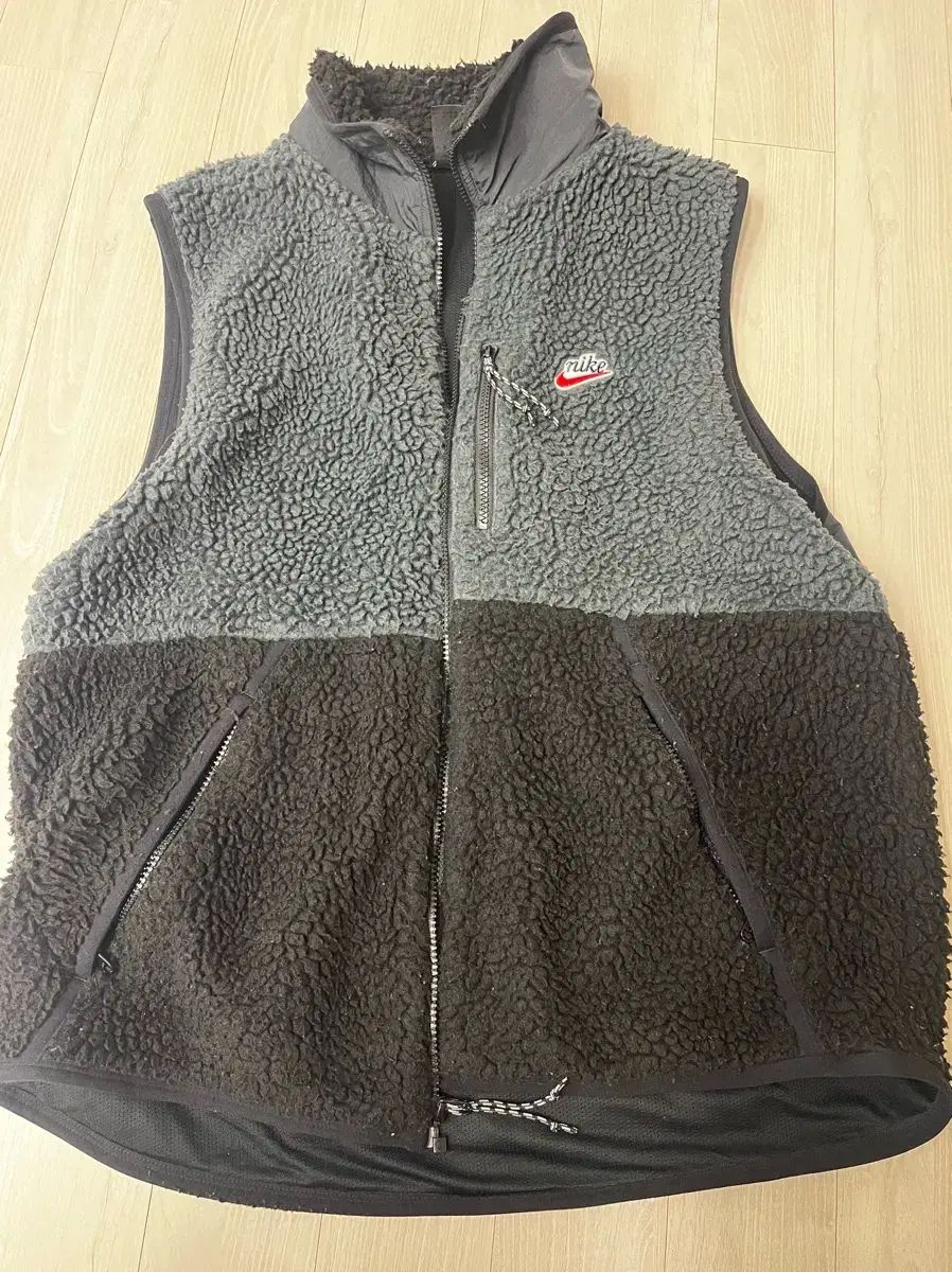 ナイキ シープスキン ベスト グレー ブラック
