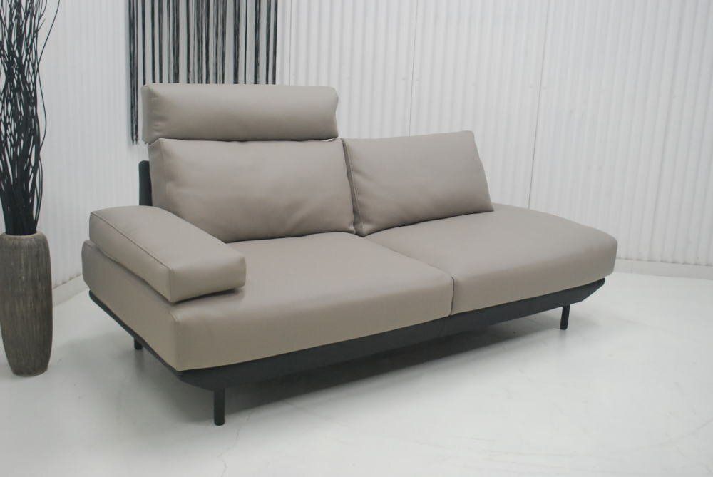 大 アームレスデザイン