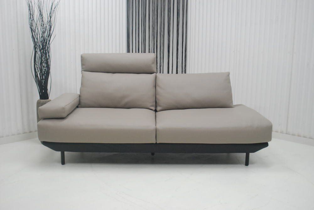 ３人掛けソファー 肘