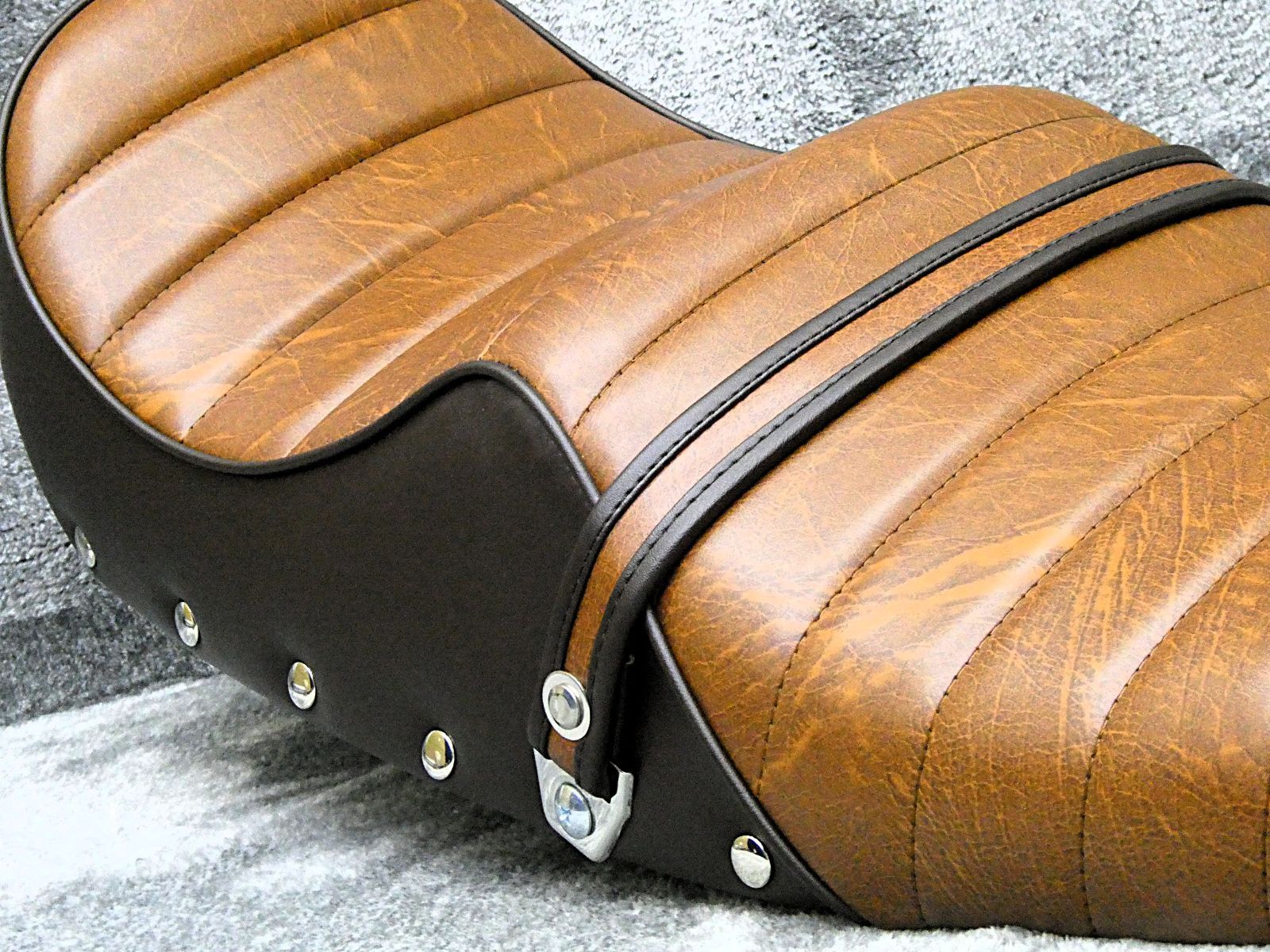 旧CB400F 新あんこ 鋲打ち 茶 タックロールシート/チョビ三CB400four