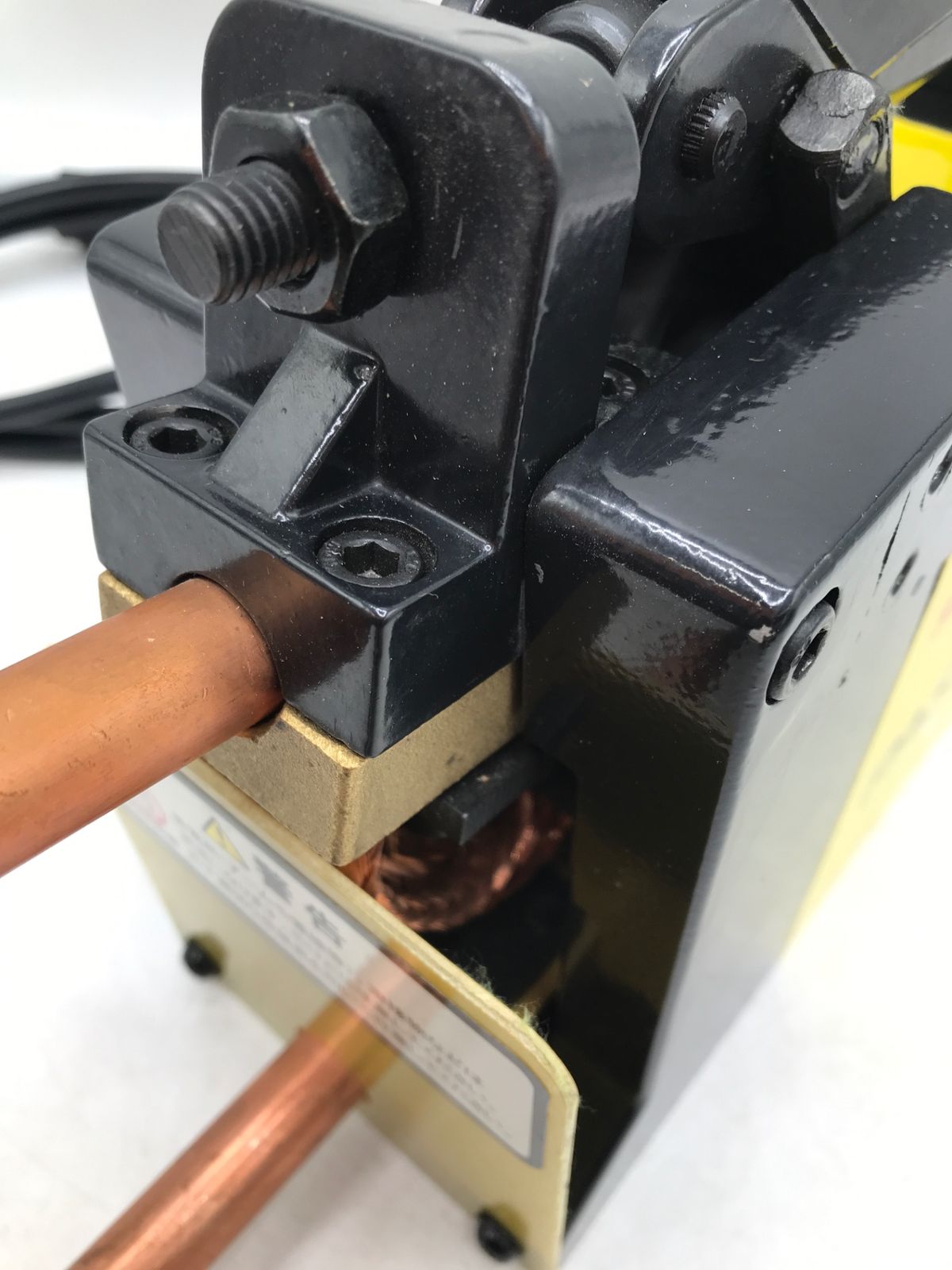 Vスポット溶接機