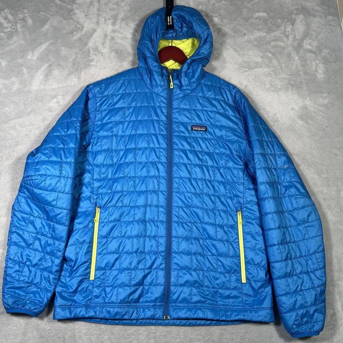 パタゴニア ナノ パフ フーディー 軽量ダウン