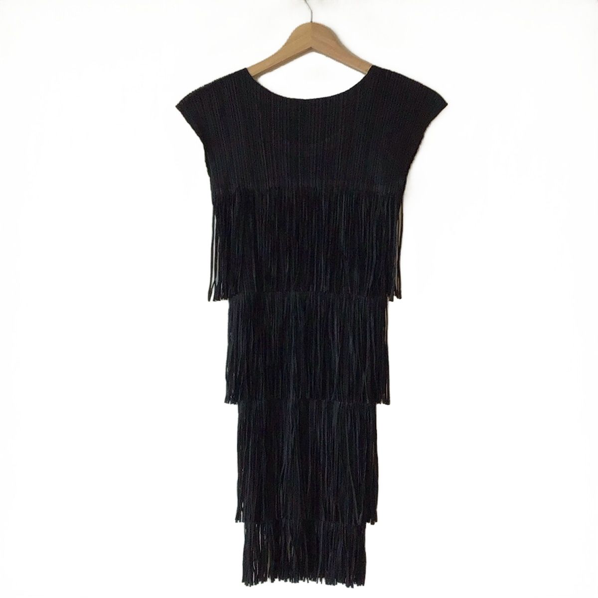 PLEATS PLEASE プリーツプリーズ ワンピース サイズ3 L レディース - 黒 ノースリーブ ひざ丈 フリンジ
