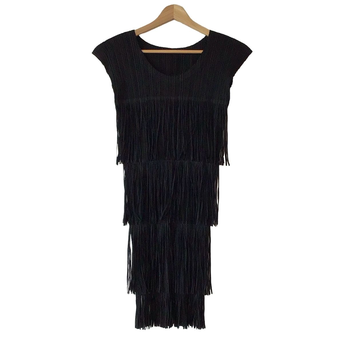 PLEATS PLEASE プリーツプリーズ ワンピース サイズ3 L レディース - 黒 ノースリーブ ひざ丈 フリンジ