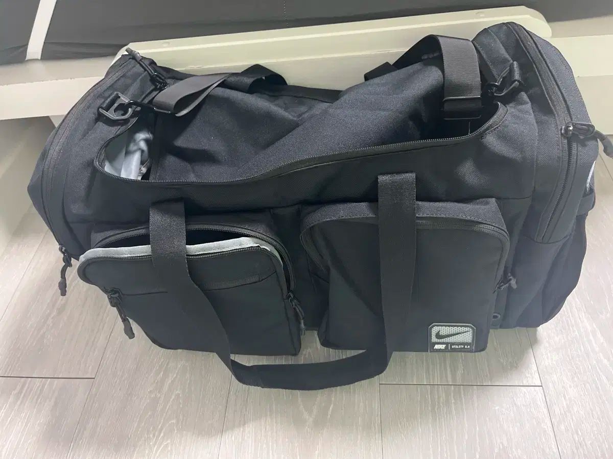 ナイキ ユーティリティ パワー ダッフルバッグ