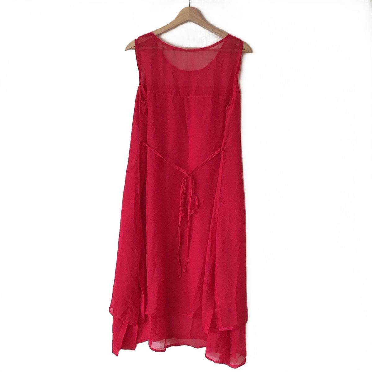 me ISSEY MIYAKE ミー イッセイミヤケ ワンピース レディース - ピンク ノースリーブ ロング シースルー