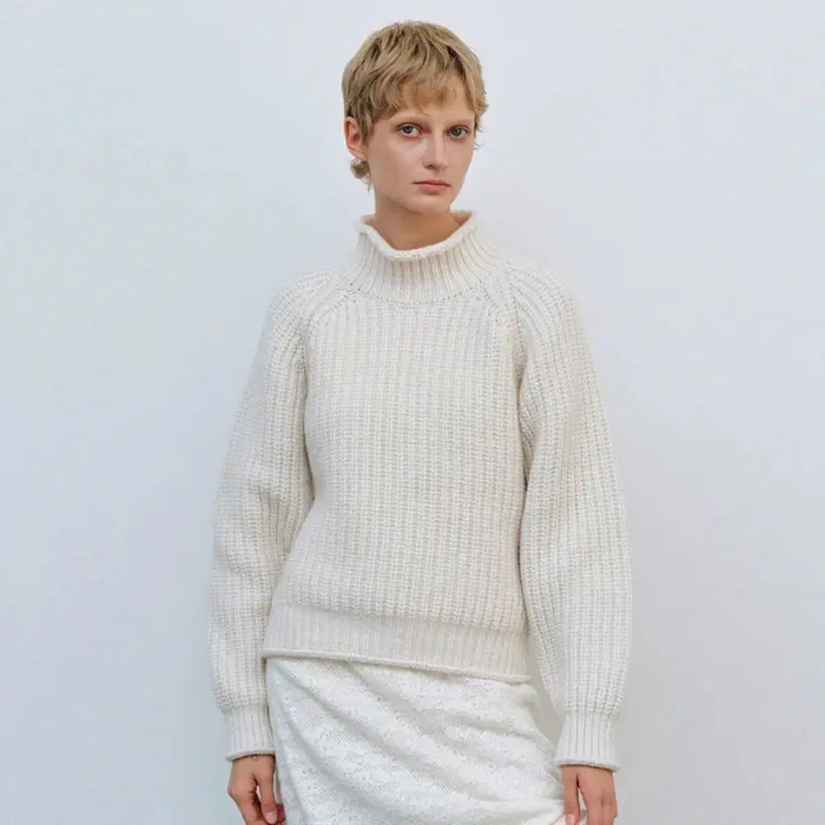 ル ぬい harper high-neck ribbed sweater