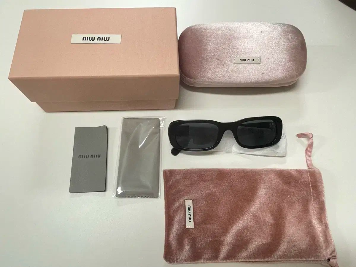 ミュウミュウ サングラス 0MU 08ZS1AB5S0