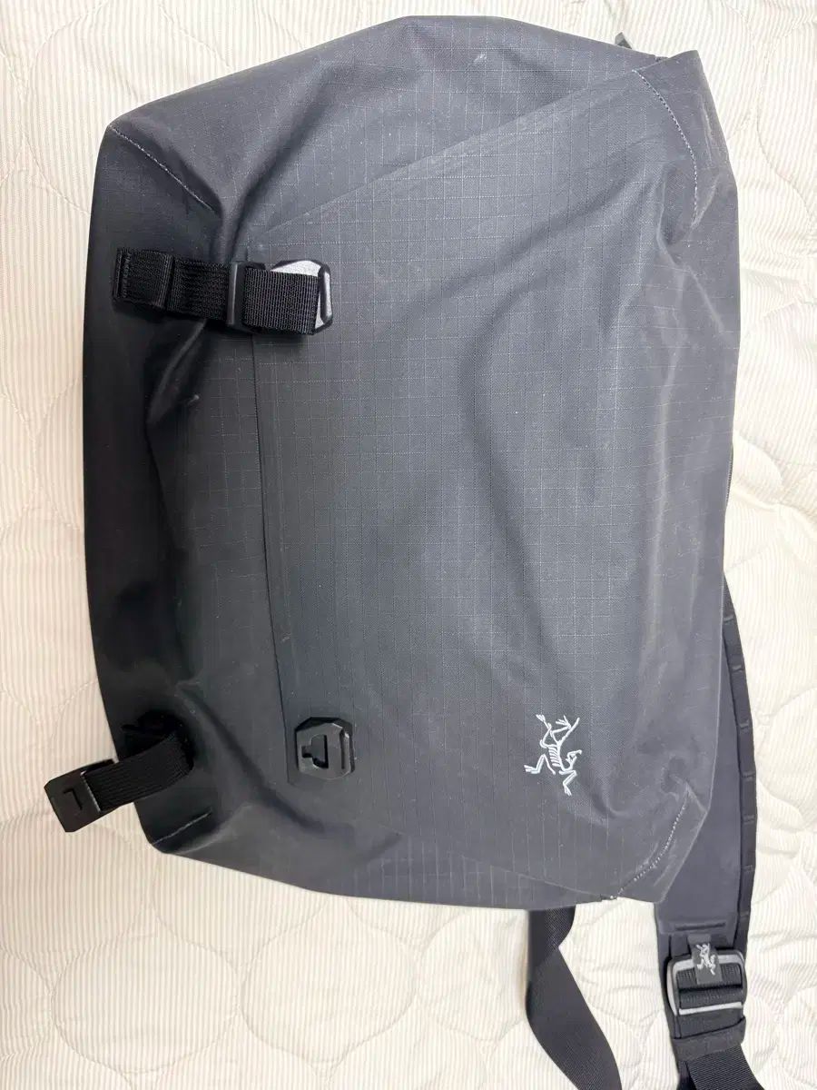 アークテリクス グランビル キャリアーバッグ 10L - ブラック