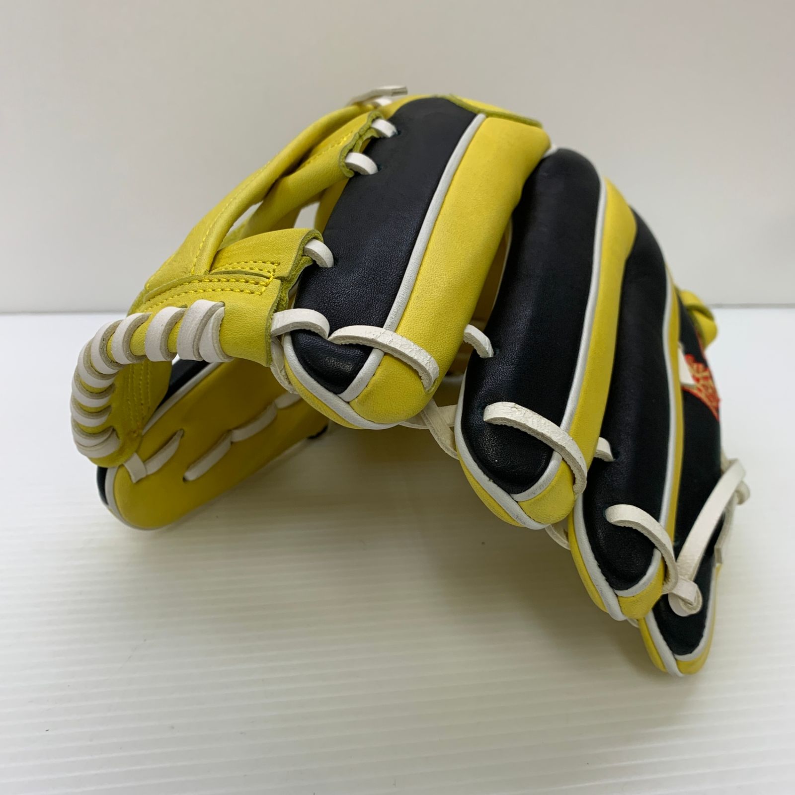 TWB 台湾 硬式 大人 一般 内野手用 グローブ グラブ 右投げ  中古品  野球 6823 TWB 台湾 硬式 大人 一般 内野手用 グローブ グラブ 右投げ 中古品