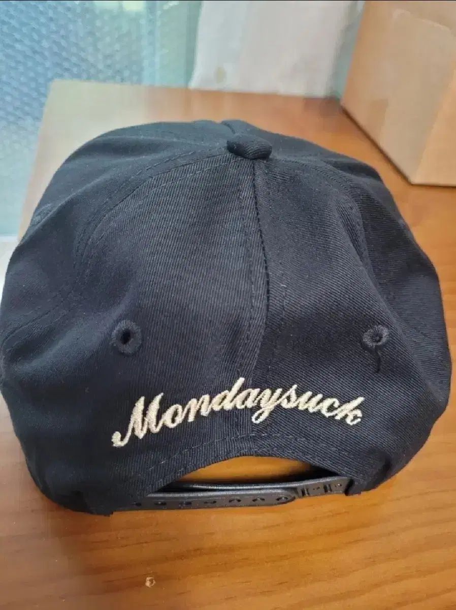 マンデイー スナップバック ソックス ブラック