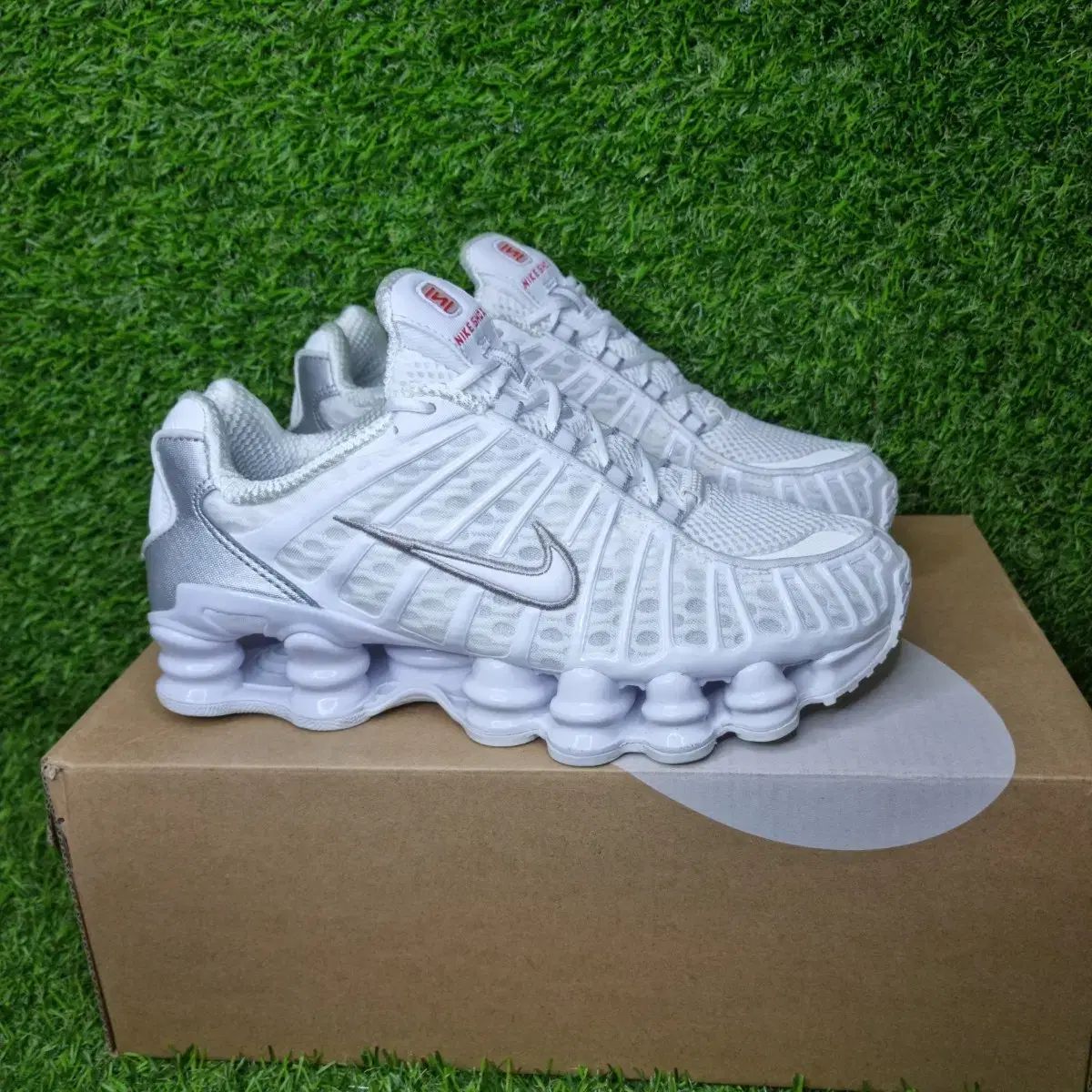 ナイキ ショックス TL 白 シルバー 240