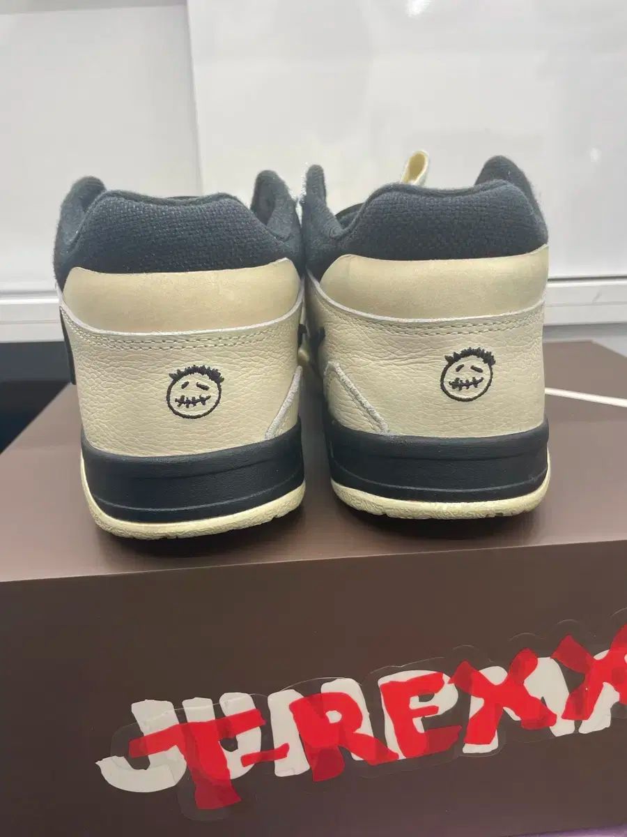 ジョーダン ジャンプマン スコット 275