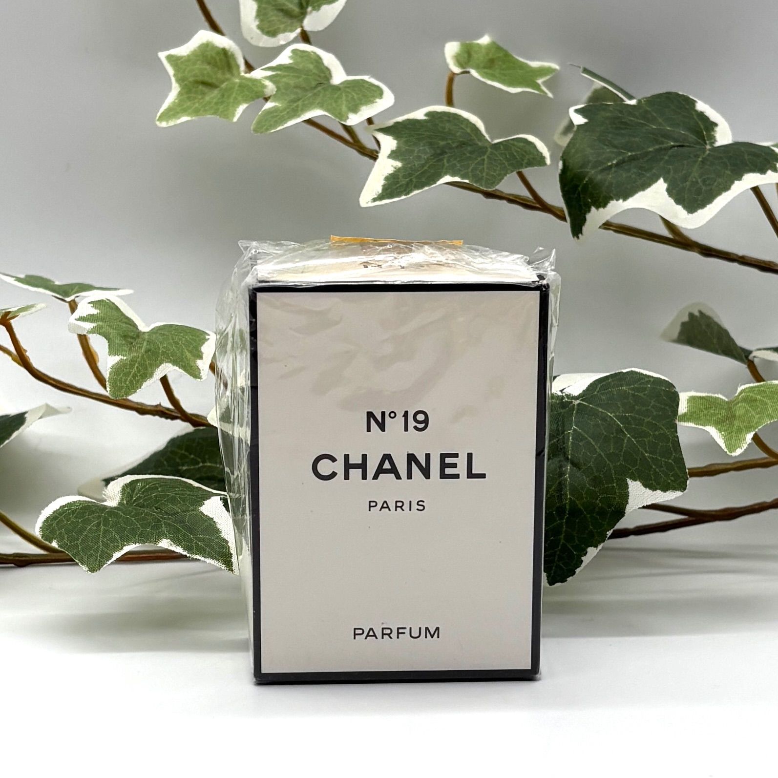 CHANEL PARFUM パルファム N°19 香水14ml シュリンク上部はがれ