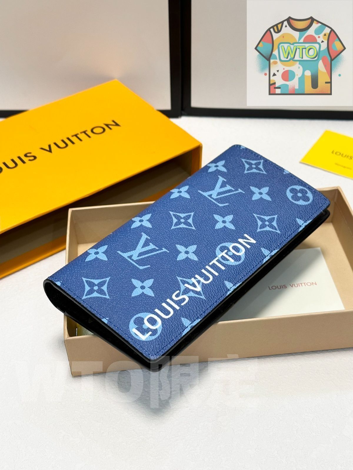 Louis Vuittonルイヴィトン 財布 クレジットカードスロットに紙幣と手形を保管し 現金を保管できるステープル付き仕切り ブルーカレー