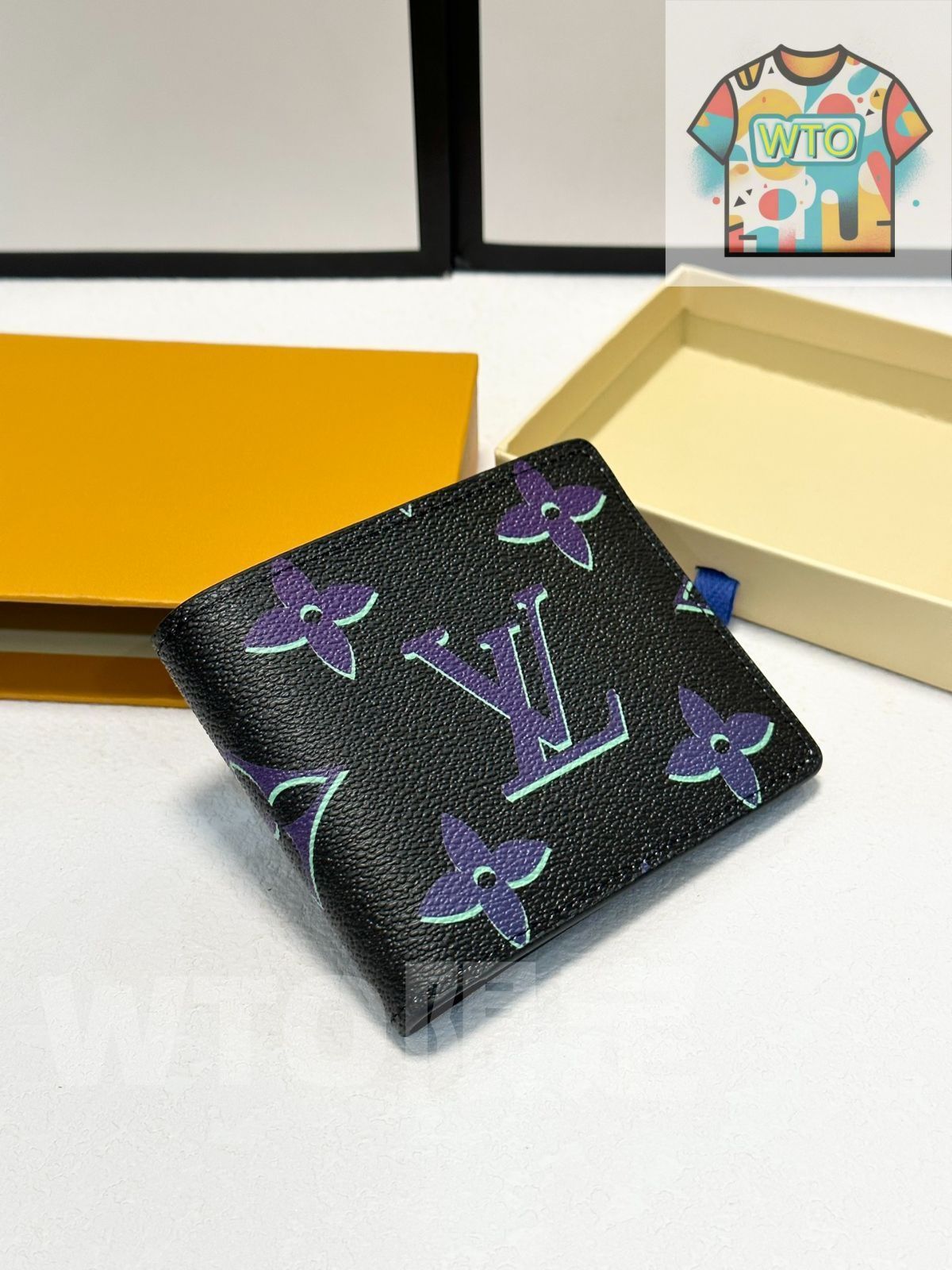 Louis Vuittonルイヴィトン 財布 超マルチカートリッジ ショート丈 二つ折り プリント -WT0輸入