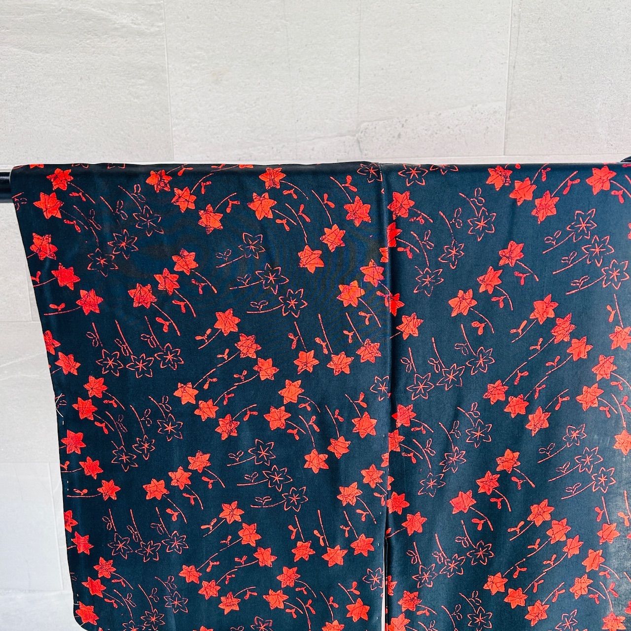 着物 コート セット 昭和レトロ 糸付き 黒系 花 えんじ色 管理番号KKVMI 92