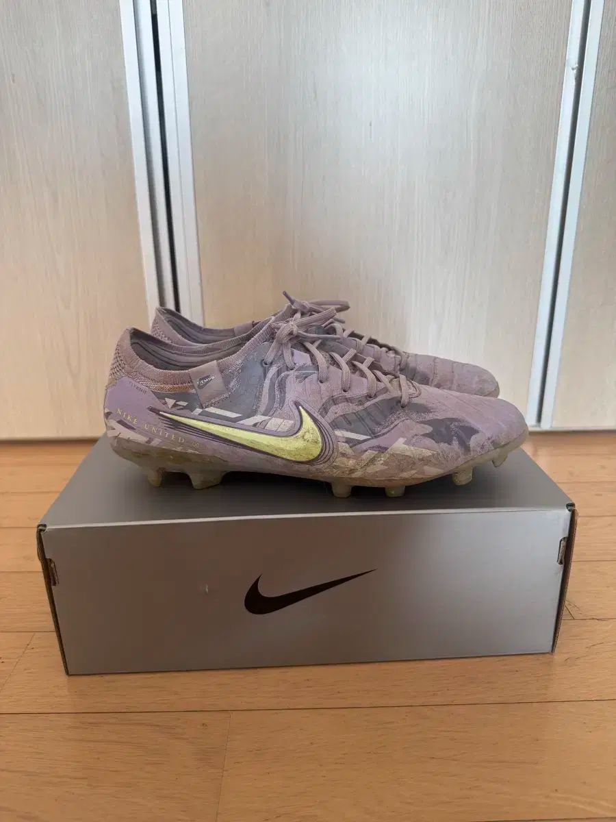 ナイキ ティエンポ レジェンド エリート 10 FG 280