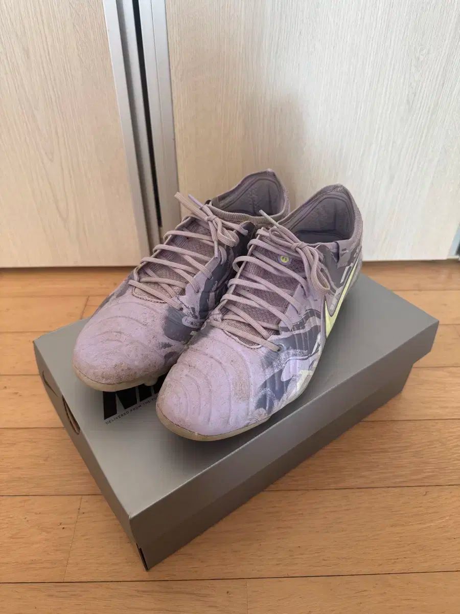 ナイキ ティエンポ レジェンド エリート 10 FG 280