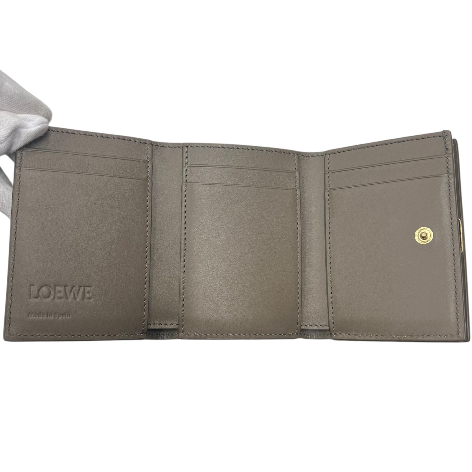 トライフォールドウォレット