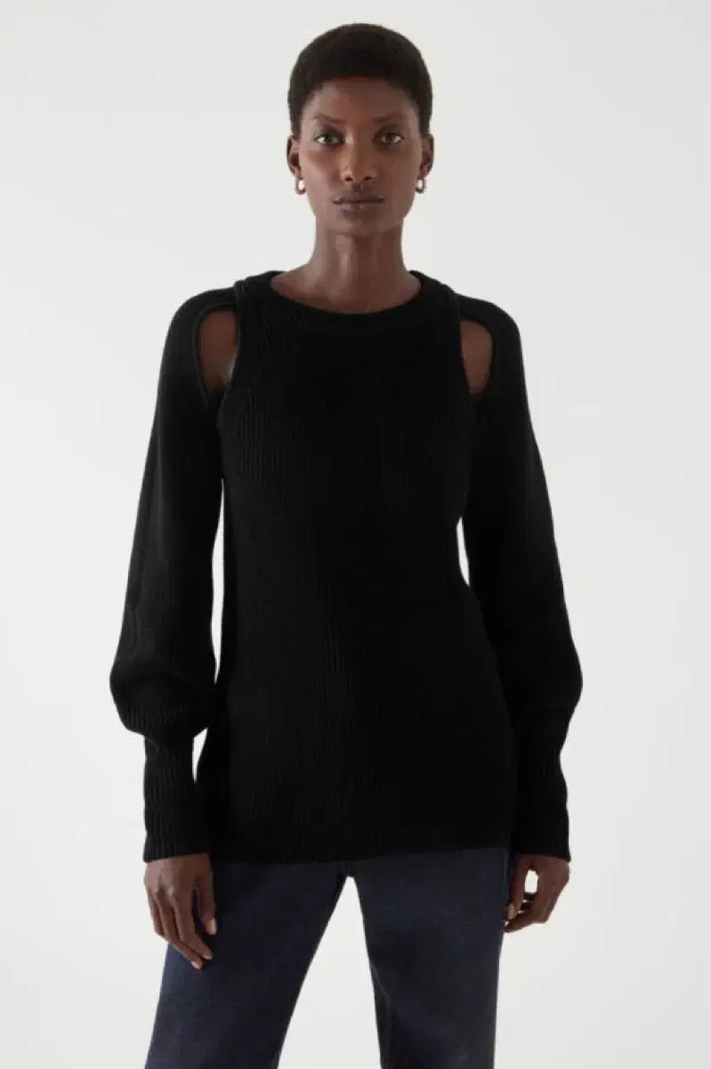 COS ニティッド カットアウト ニット ブラック xs