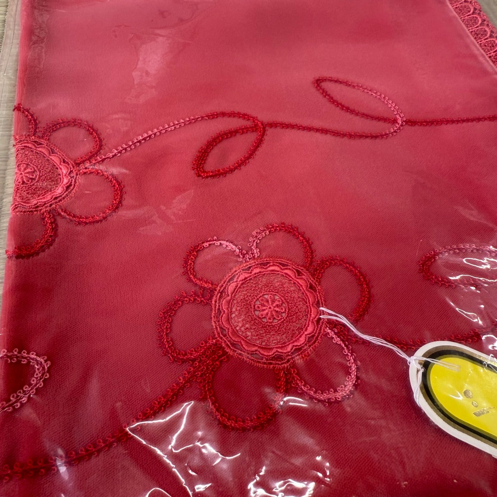 新品横振り刺繍小花柄ショールマフラーストールコットンニットチェリーレッドピンク赤 新品セール特価レア横振り刺繍 小花柄ショールマフラーストール