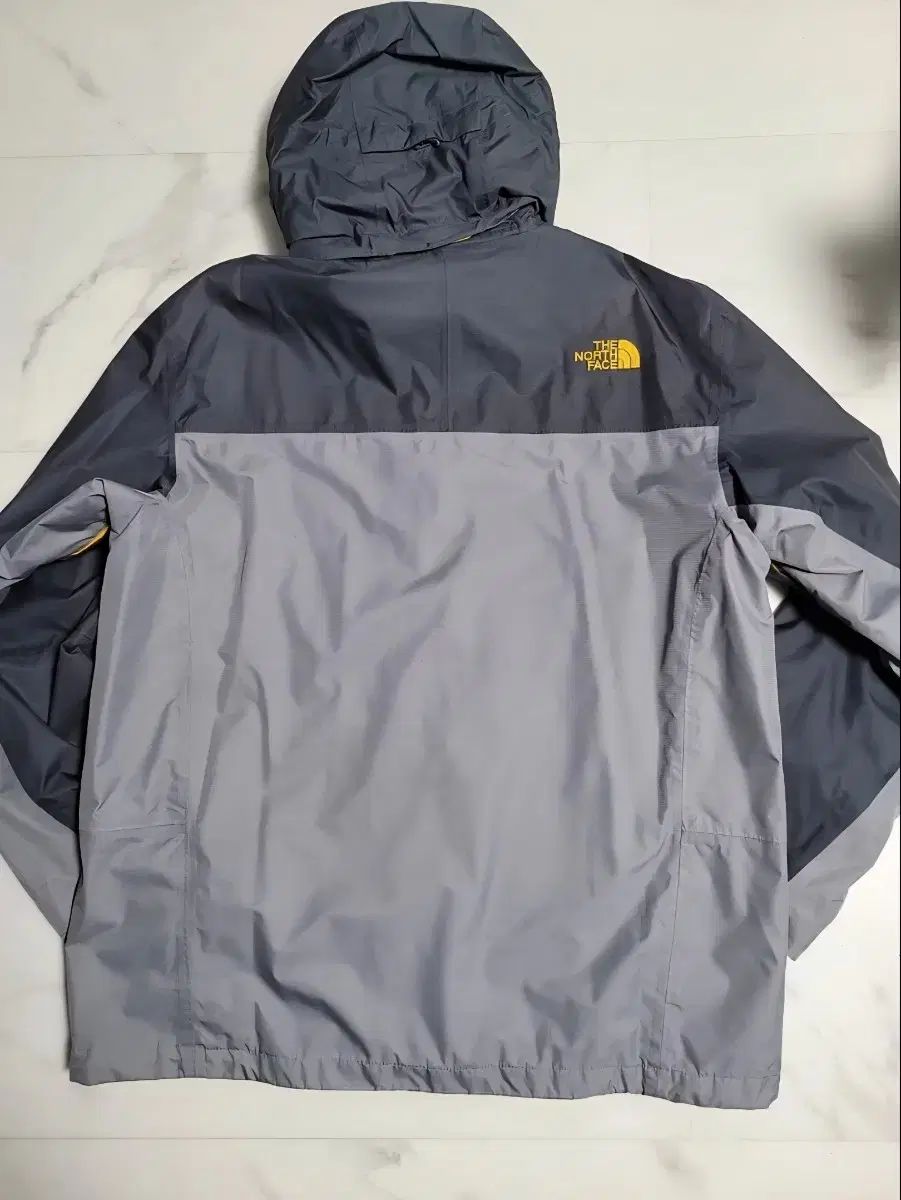 ウィンドブレーカー ダウン