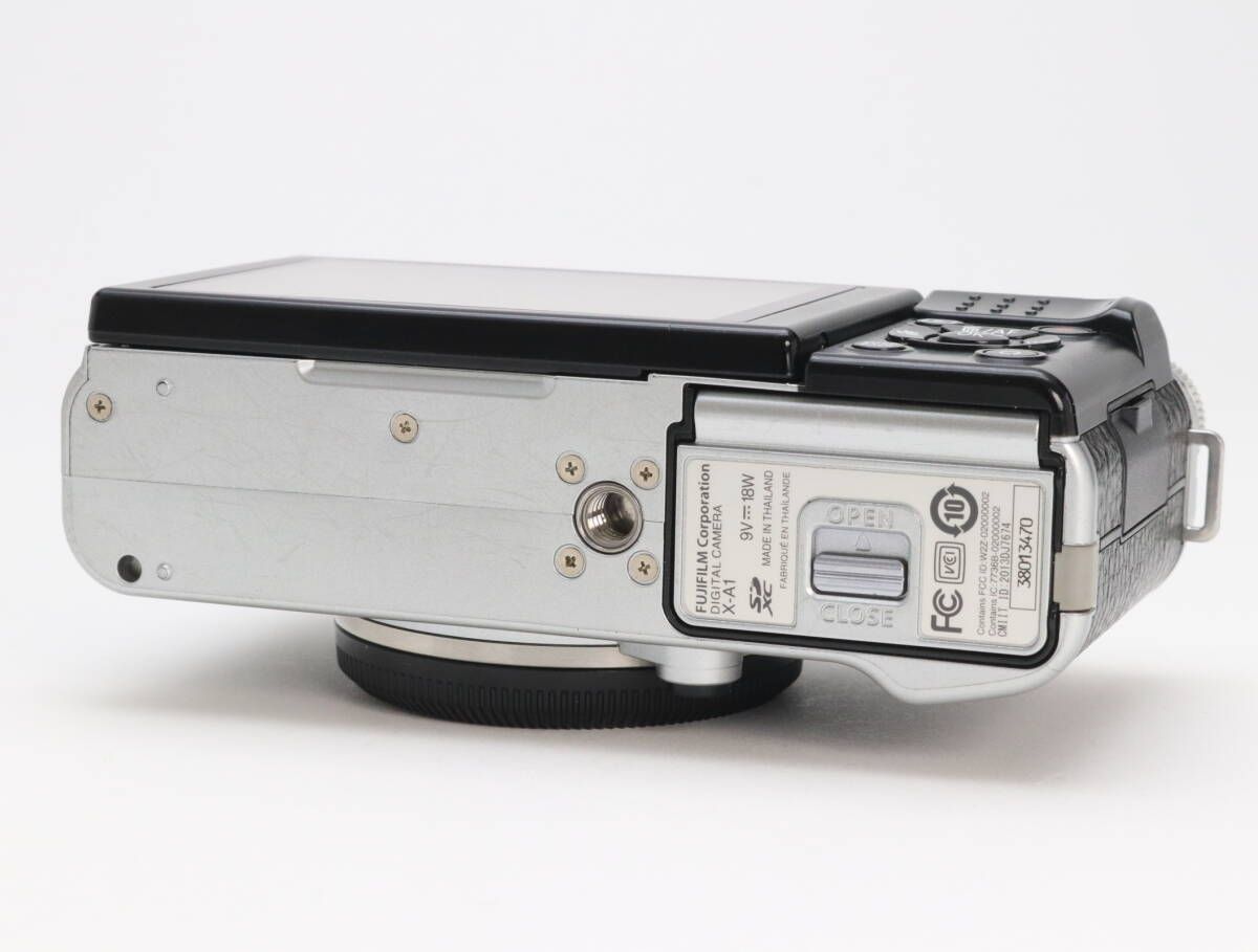 B- (並品) FUJIFILM 富士フイルム X-A1 シルバー XC 16-50mm F3.5-5.6