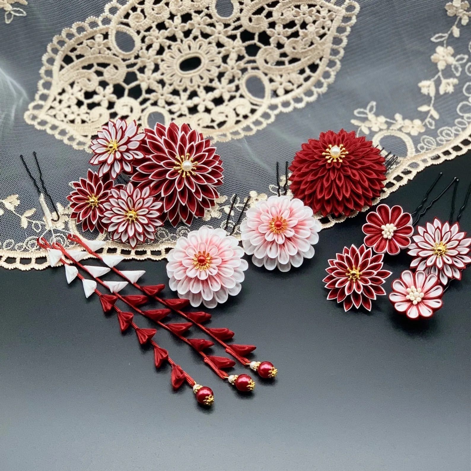 つまみ細工 髪飾り 成人式 卒業式 結婚式 振袖髪飾り 紅白 赤 白 和モダン 正絹 シルク ハンドメイド ヘア