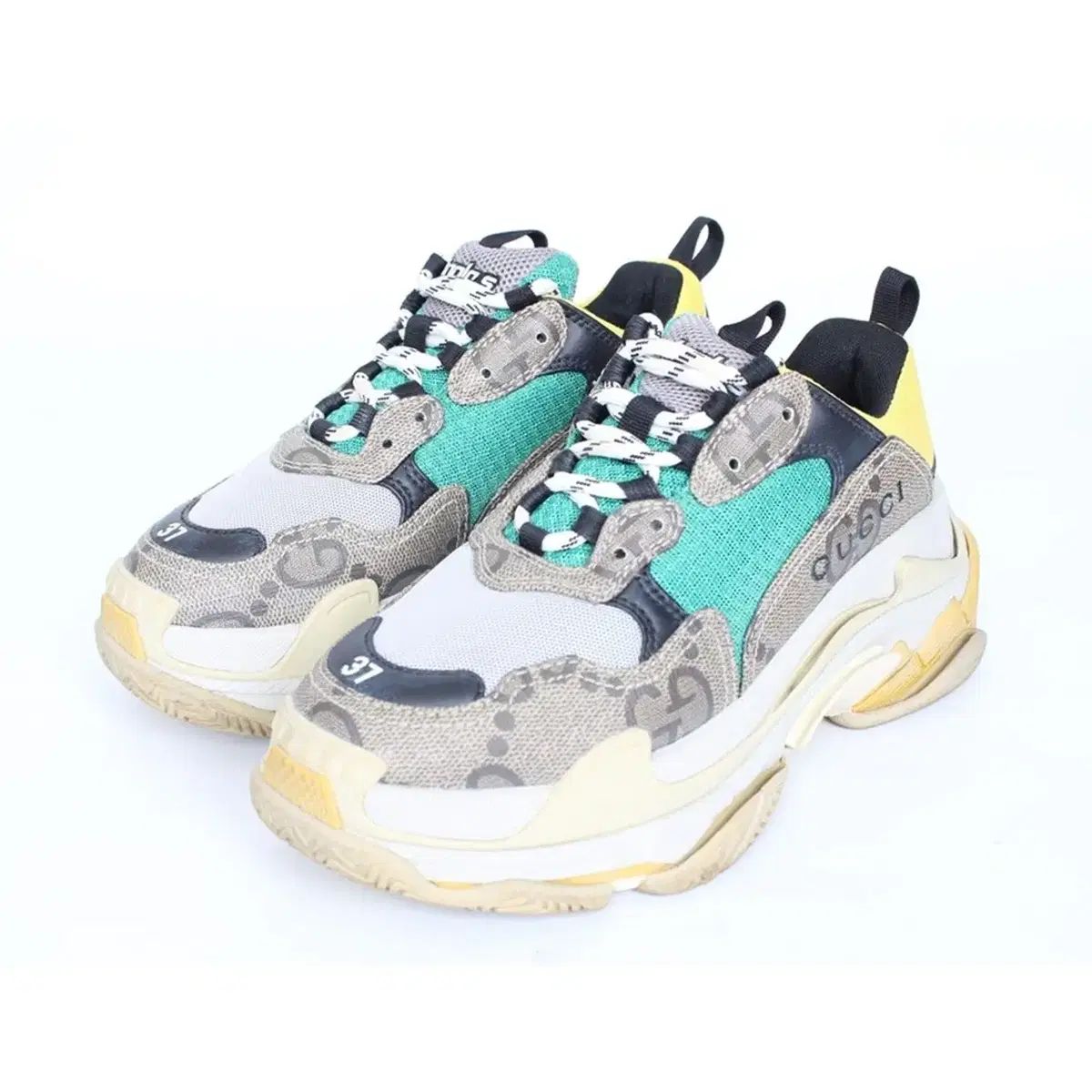 グッチ　バレンシアガ　コラボスニーカー　37 BALENCIAGA x GUCCI “The Hacker Project” が11/15 から展開