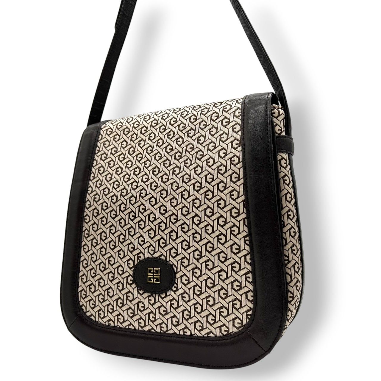 入手困難 極美品 ジバンシー ショルダーバッグ クロスボディ 総柄 ロゴ